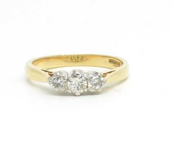 Dazzling 18ct Gold 0.36ct Diamond 3 Stone Ring