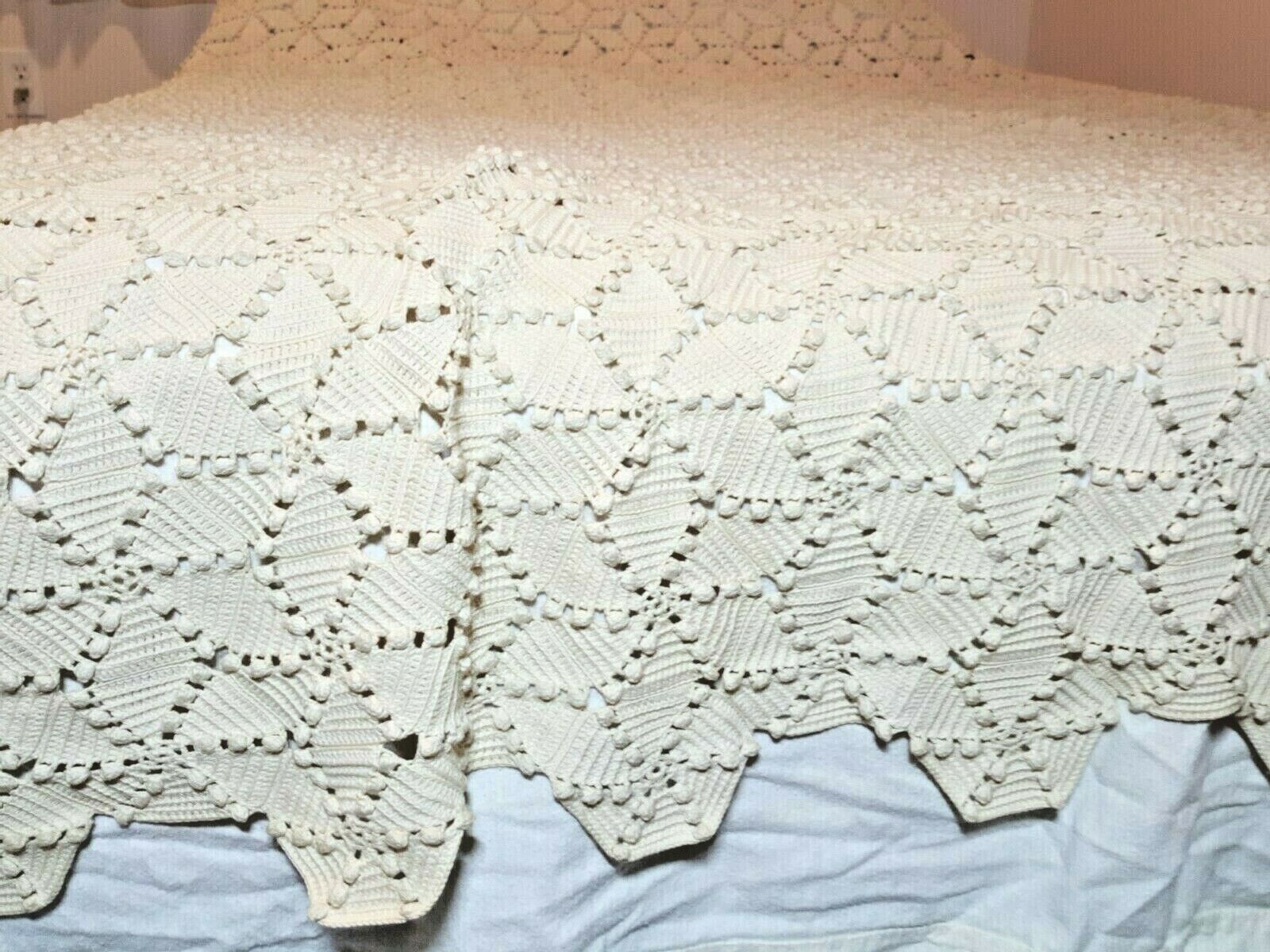 Ecru Popcorn Bed Cover Hexagon Poinsettia Floral Crochet 78x87 Twin VTG Handmade