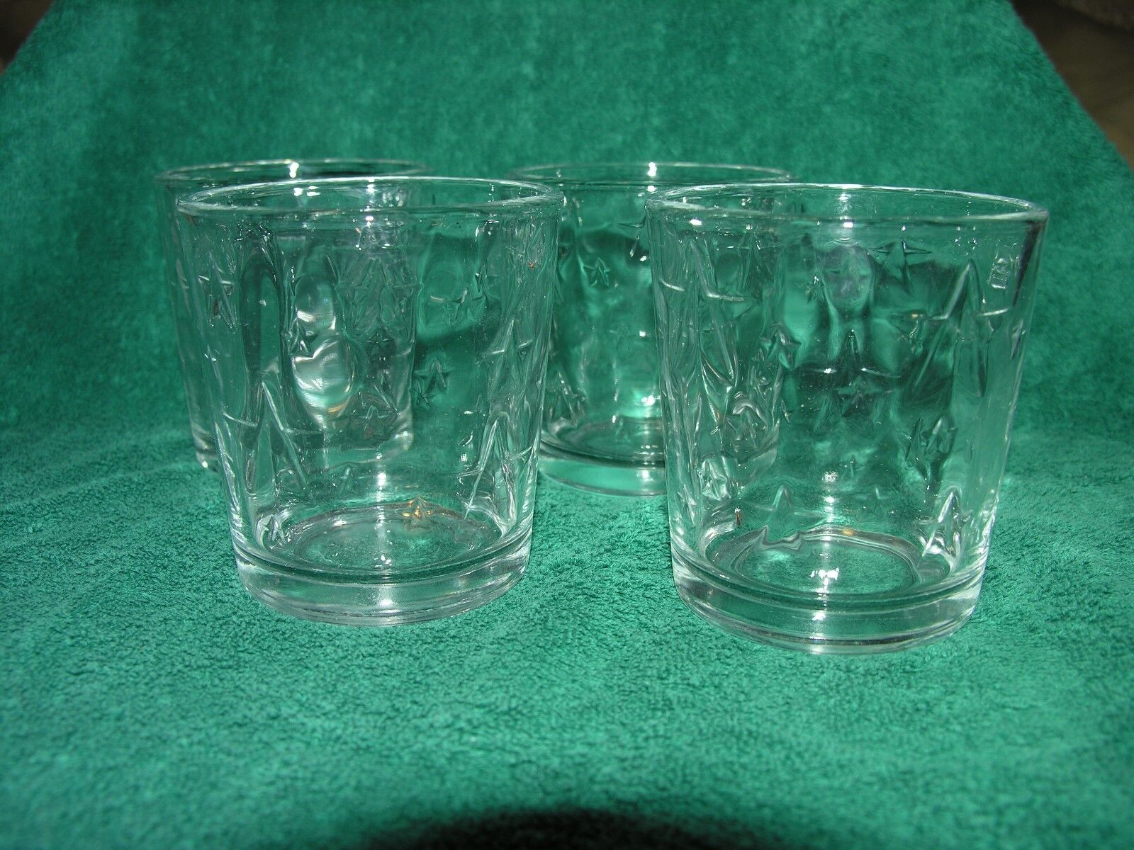 Set of 4 Clear Glass Star Design Libbey Drinking Glasses 