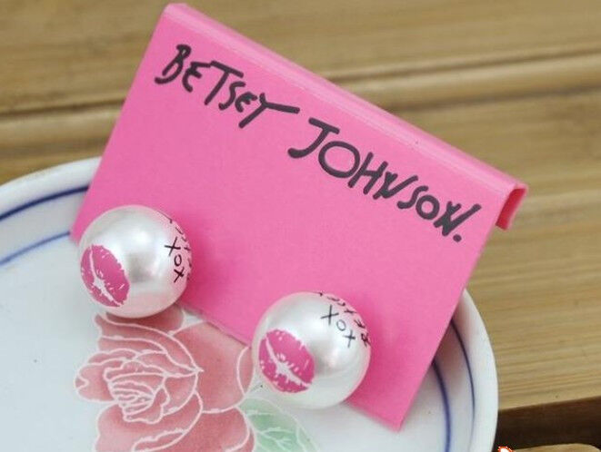 2013   Brand New Betsey Johnson Lovely Pink the pearl earrings