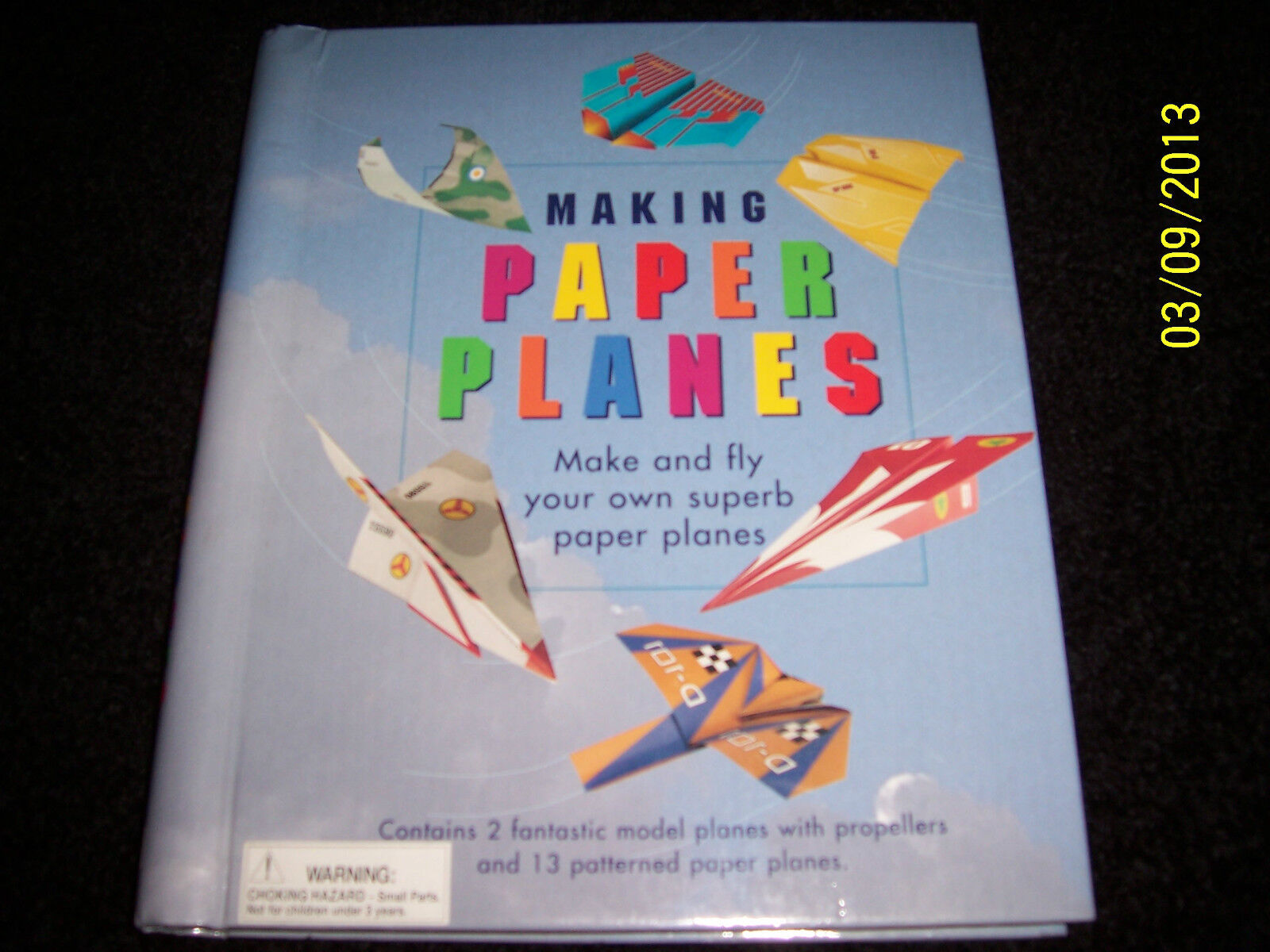 MAKING PAPER PLANES MAKE AND FLY YOUR OWN SUPERB PAPER PLANES GREAT GIFT