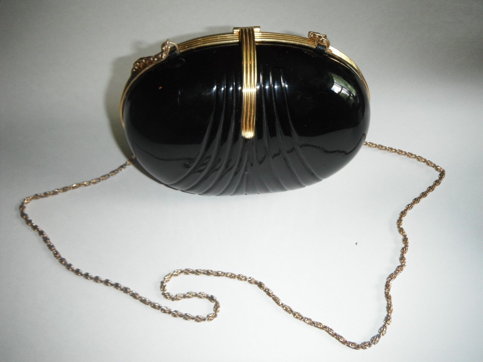 True VTG hard black plastic Art Deco oval purse gold tone clasp & chain strap