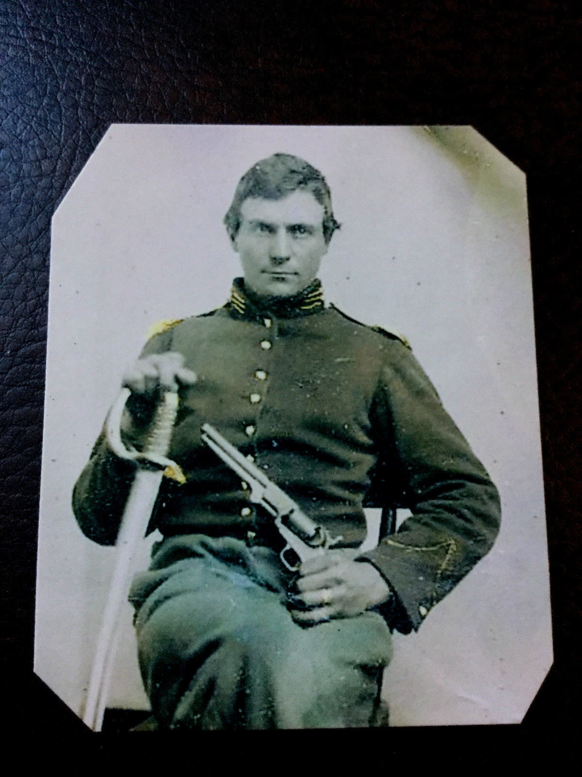 civil war Military  UNIDENTIFIED soldier with Pistol & Sword tintype C900RP