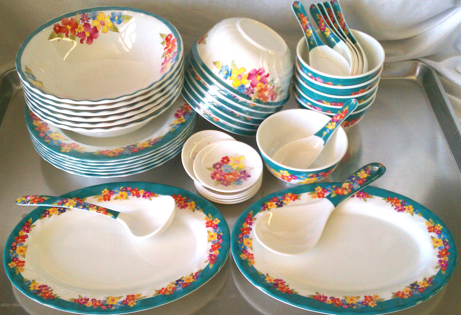 40 Piece Melamine Plastic GREEN Serving Bowl Plate Platter Soup Spoon Gift Set