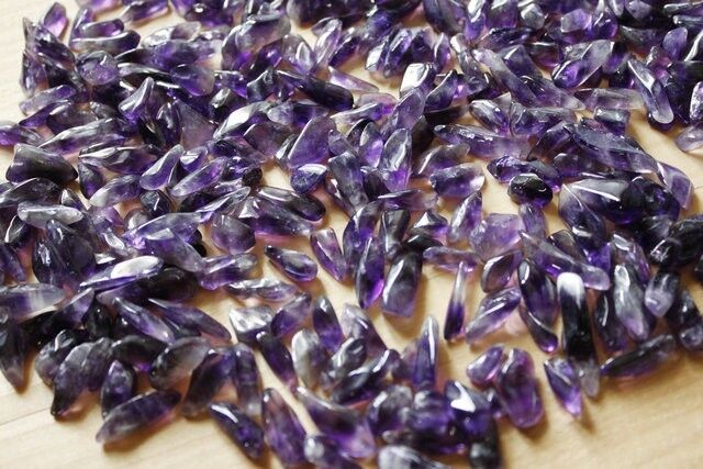NEW 100% Natural Lot of Tiny Clear Amethyst Quartz Crystal Rock Chips 50g A4