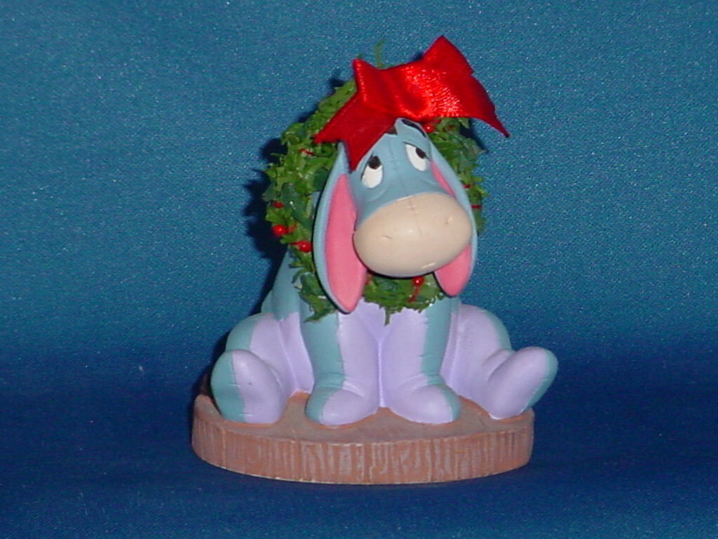 CHRISTMAS DECORATION Disney / Winnie the Pooh Character Eeyore Wreath Figurines