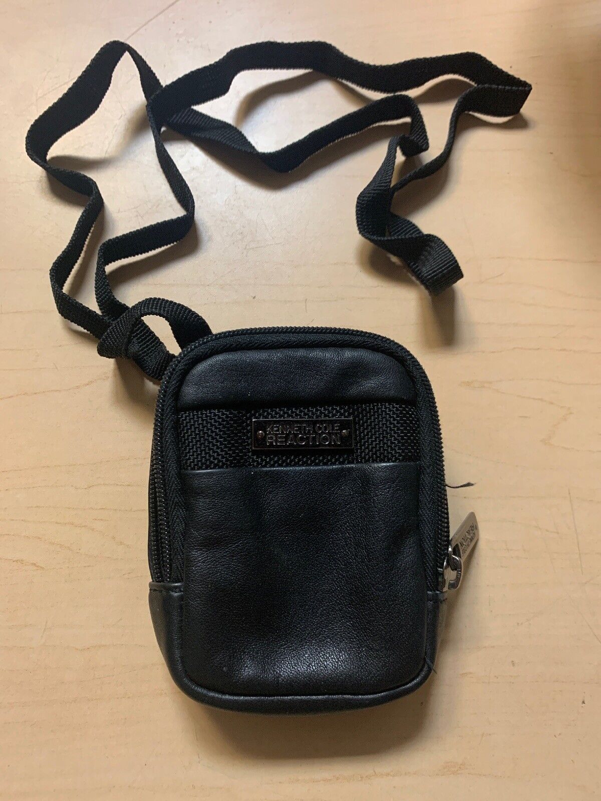 Reaction By Kenneth Cole Black Camera Case  PRE OWNED