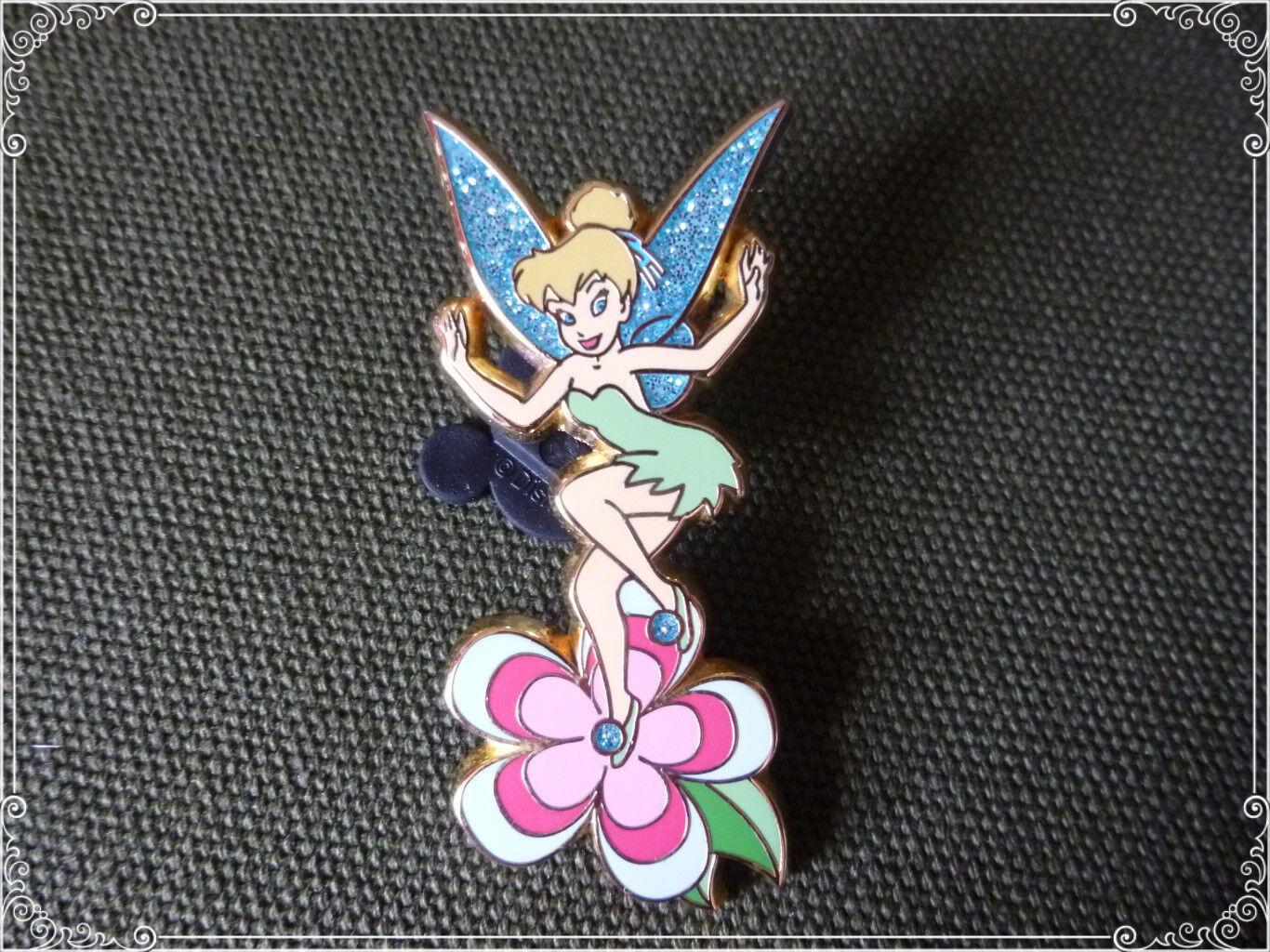 PIN FAIRIES DISNEY TINKER BELL WITH FLOWERS TINK LANDING WINGS GLITTER DLR PARIS