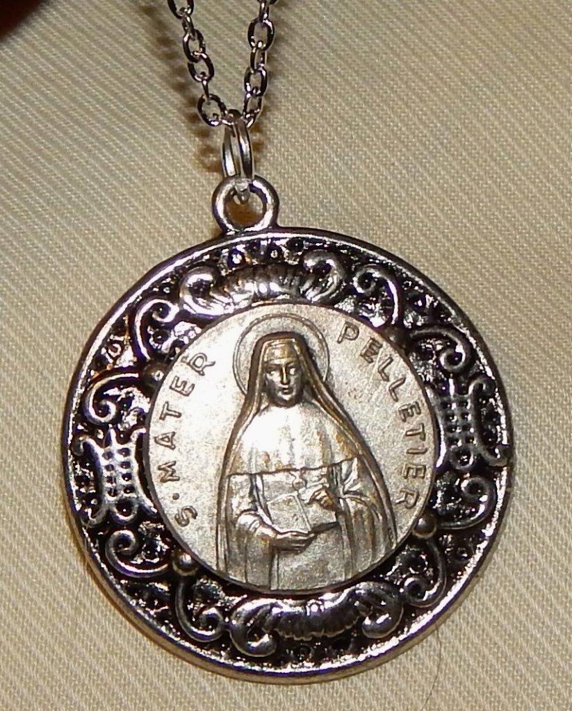 Lovely Etched Swirl Rim Silvertone Saint Mother Pelletier Medal Pendant Necklace