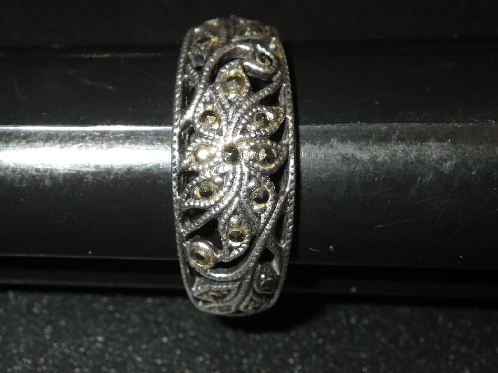 Vintage Sterling Silver Floral Pattern & Marcasite Ring ~ 4.3g