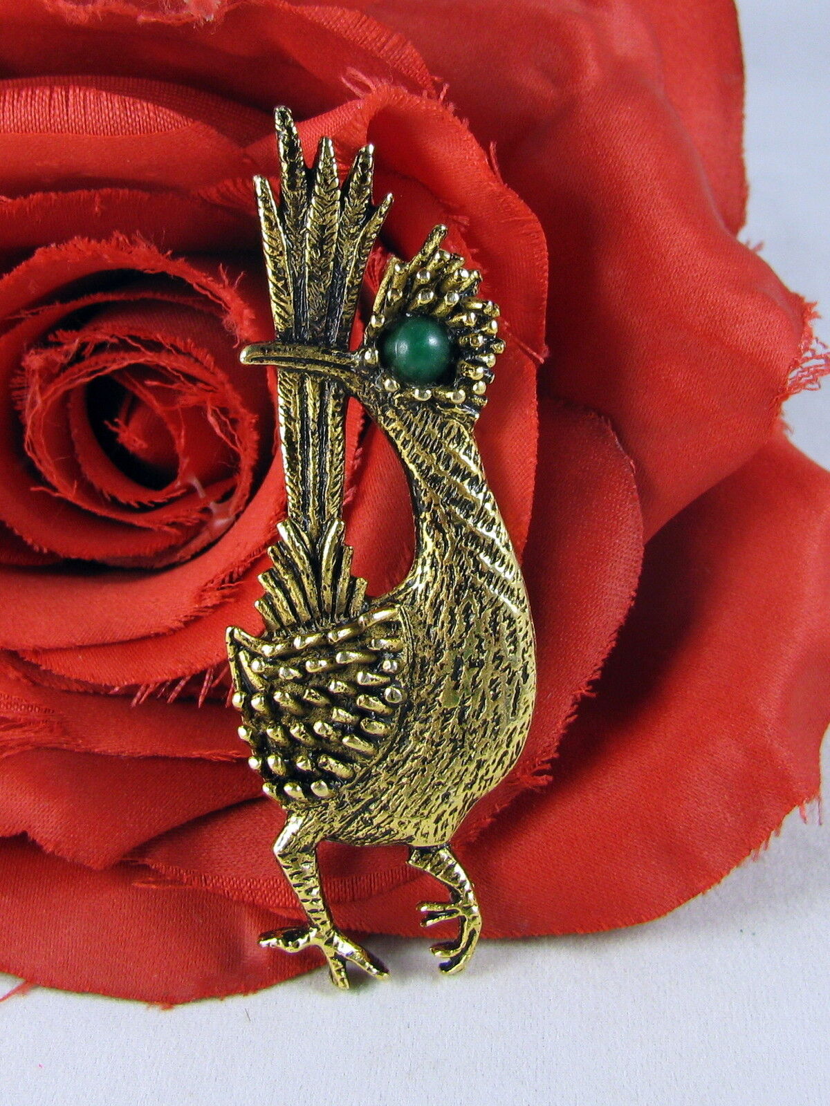 Vintage Ambassadors Gold tone Roadrunner Bird Pin Brooch CAT RESCUE