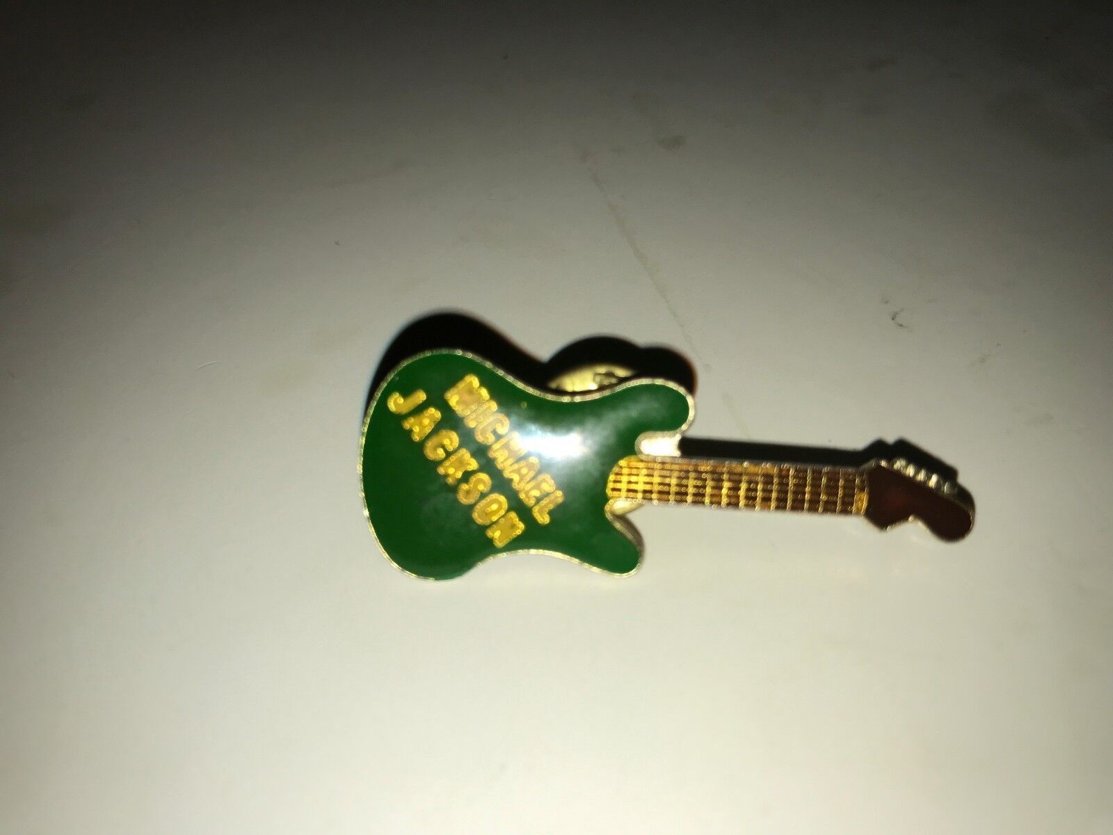 Vintage Green Michael Jackson King of Pop Guitar Hat Lapel Jacket Metal Pin Rare