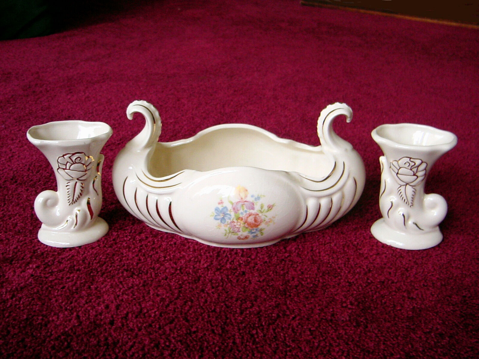 OLD~ ViNTaGe Le Mieux FLoRaL & ORNaTe Gold Centerpiece Fruit Bowl + 2 Horn Vases