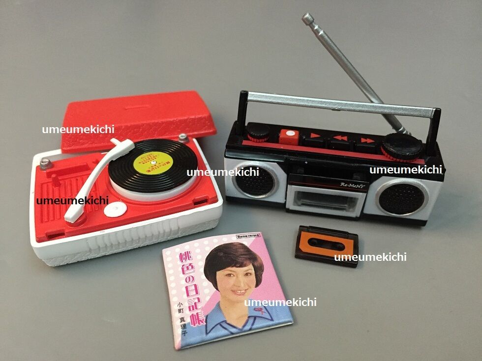 Re-ment dollhouse miniature old fashioned cassette disc player radio 2006