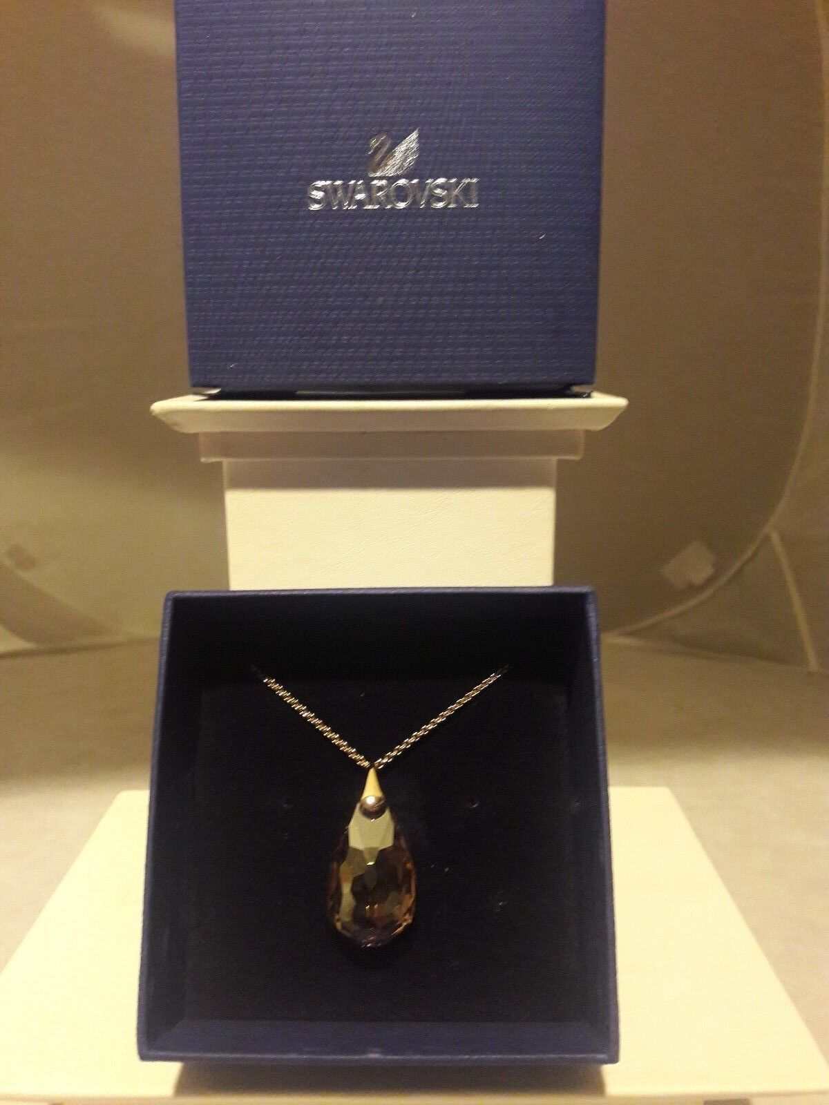 SWAROVSKI, SCS, ORO PENDANT, BRAND NEW, MINT AND BOXED, FREE USPS SHIPPING
