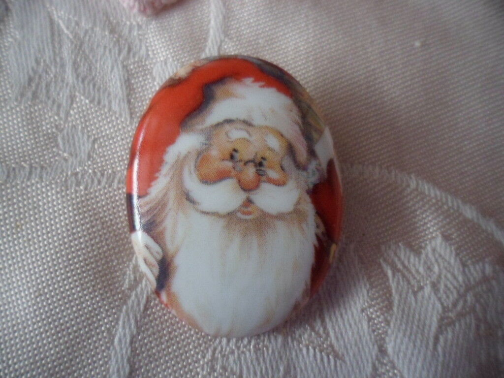 vintage china ceramic porcelain brooch Xmas pin with old Father Christmas Santa