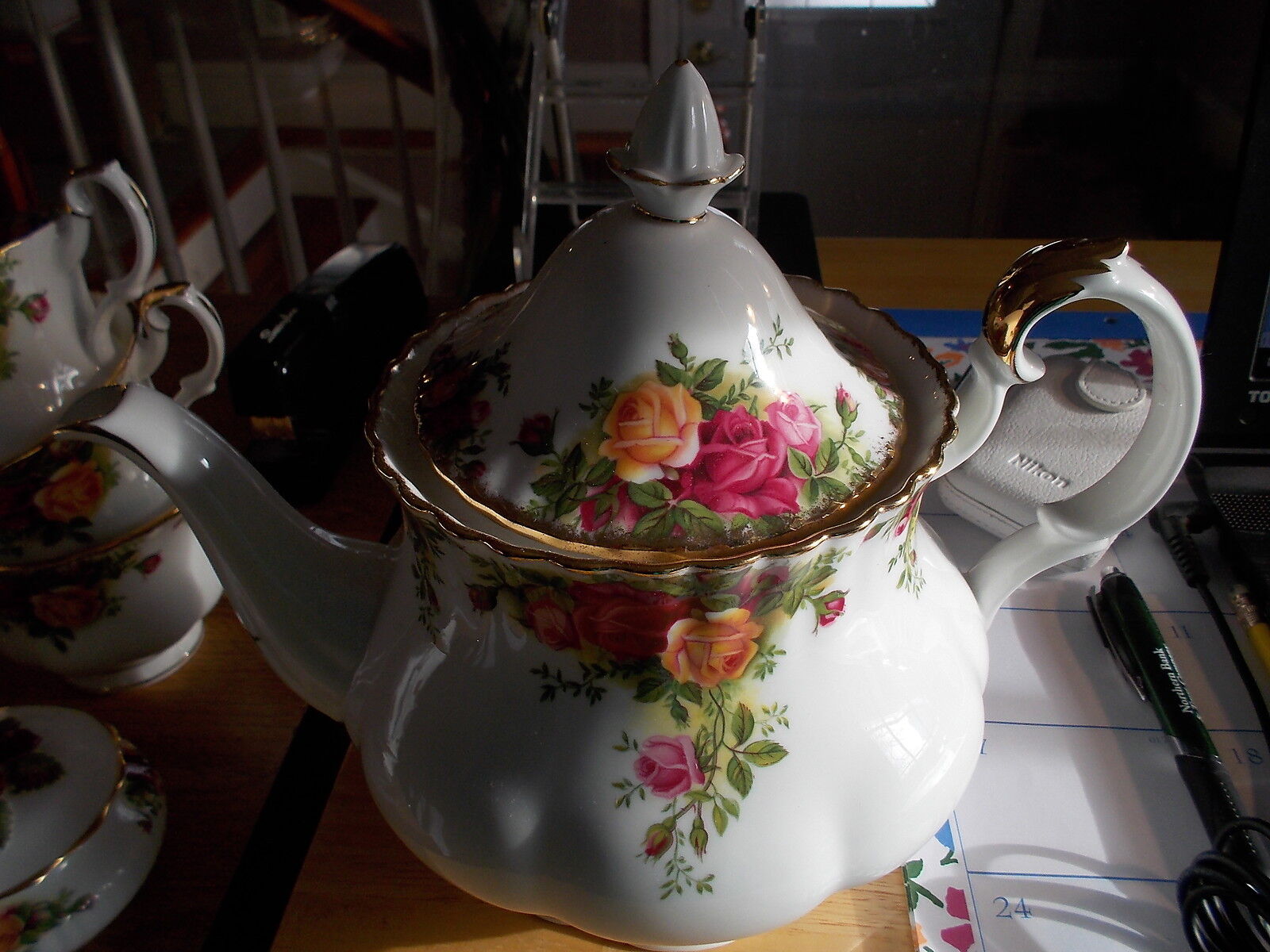Vintage ROYAL ALBERT Old Country Roses - Large 6 Cup Tea Pot Teapot