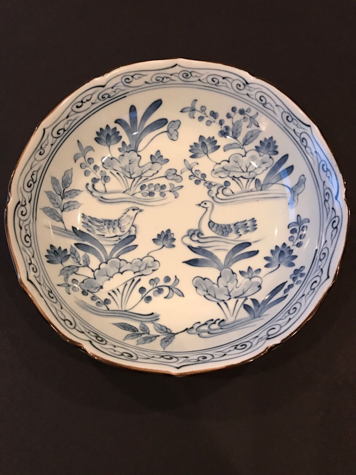ASIAN BLUE & WHITE SCALLOPED RIM BOWL WITH BIRDS INTERIOR SIGNED