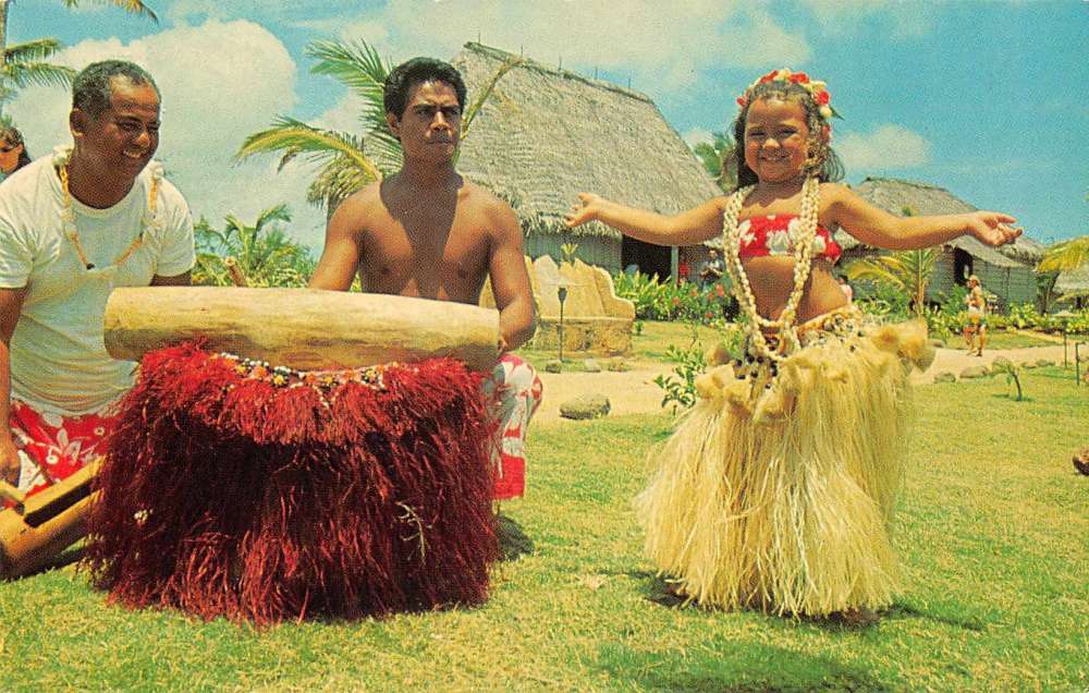 Polynesian Center Tahiti young girl Tahitian village dancing vintage pc Z18479