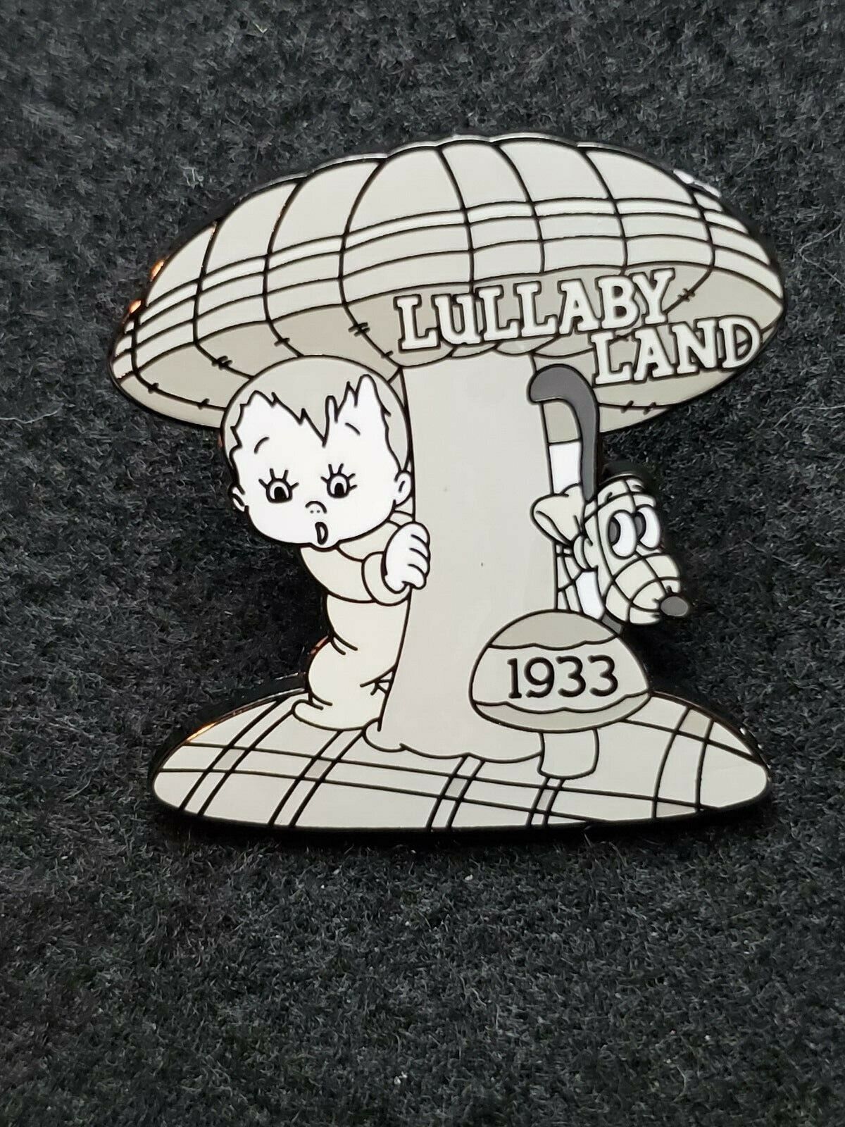 Disney pin 100% authentic 7757 100 Years of Dreams #52 Lullaby Land 1933 o87