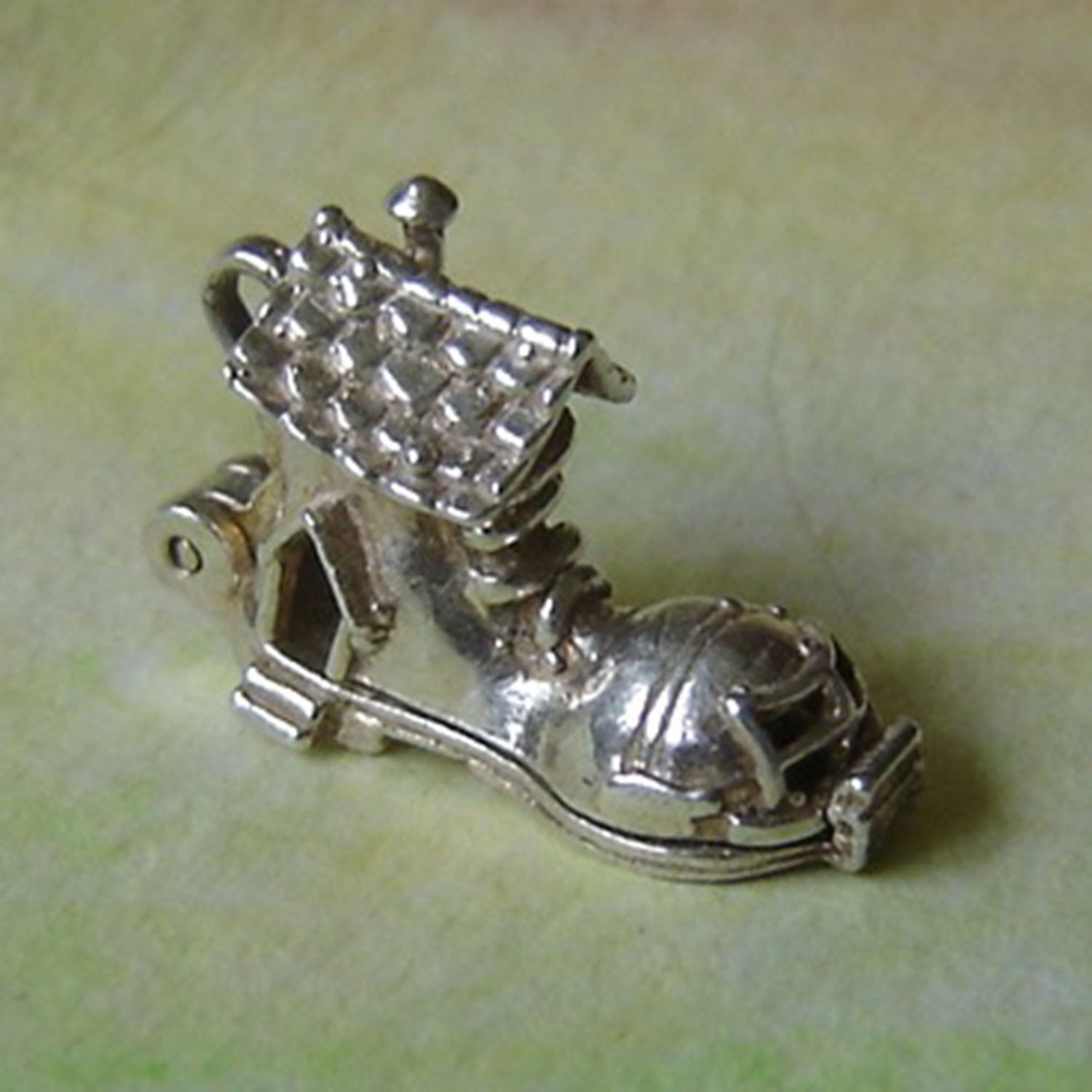 VINTAGE SILVER OPENING SHOE HOUSE CHARM 