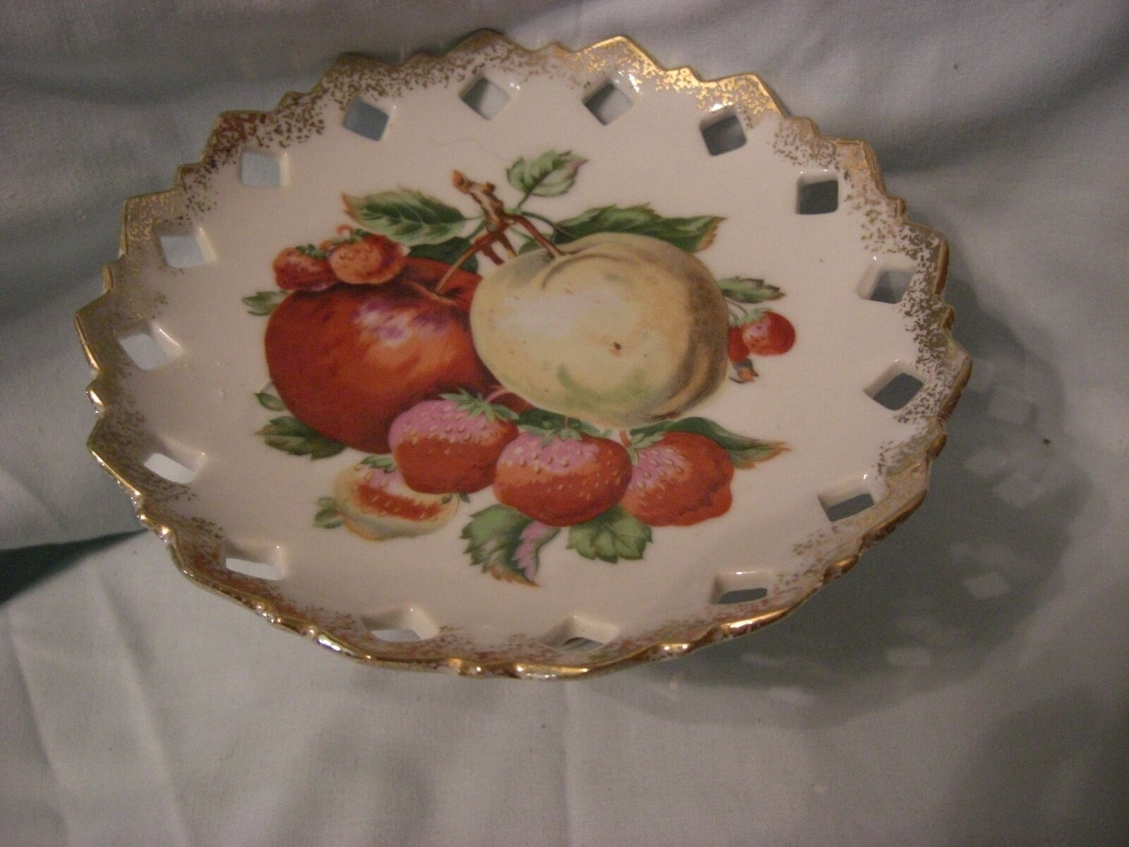 VINTAGE THAMES OF JAPAN HAND PAINTED CHINA PEDESTAL DISH WITH FRUIT PATTERN