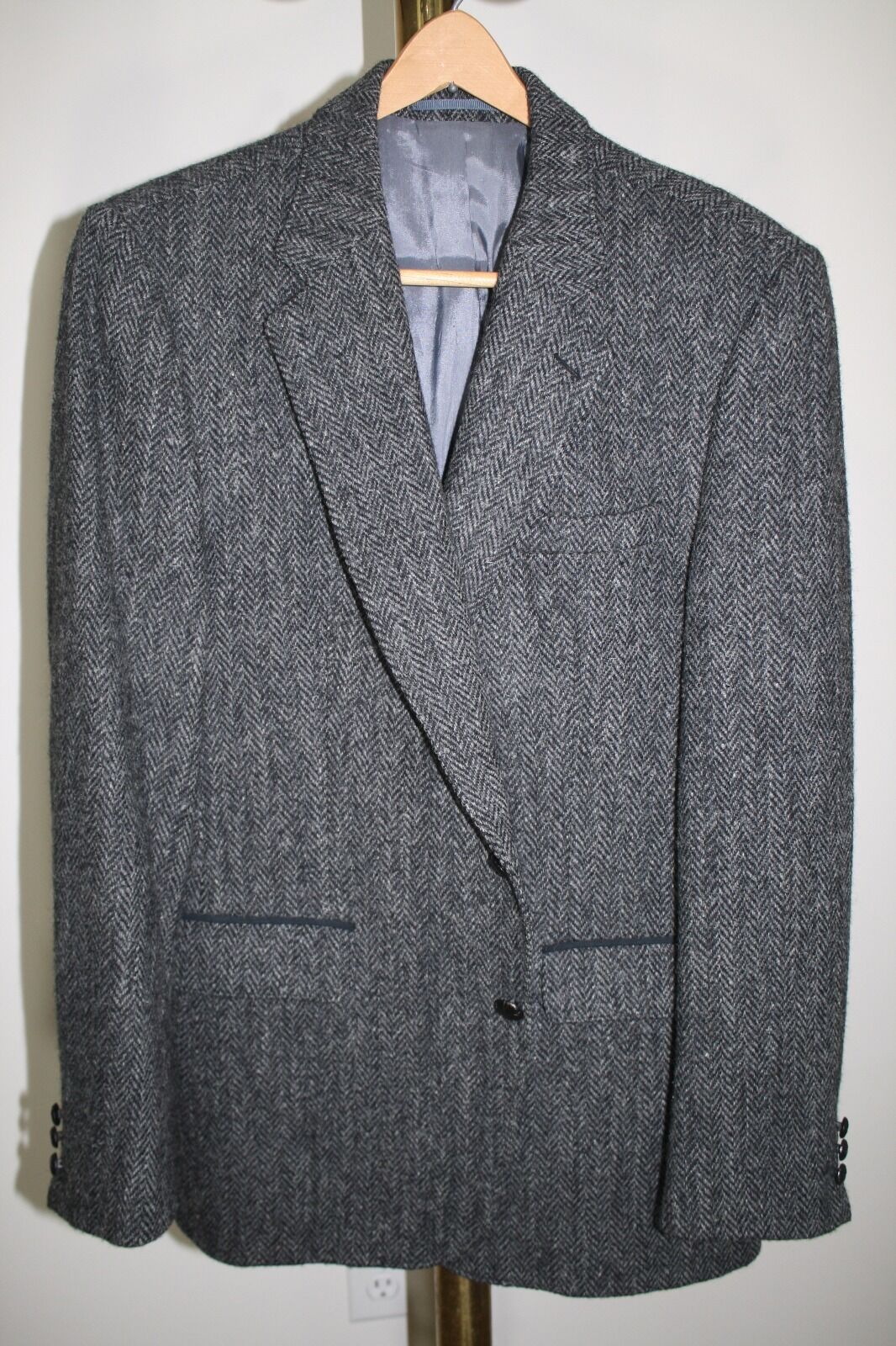 VTG circa 1960\'s~40R~SEARS~HARRIS TWEED~Wool~Gray~Herringbone~Black Sport Coat