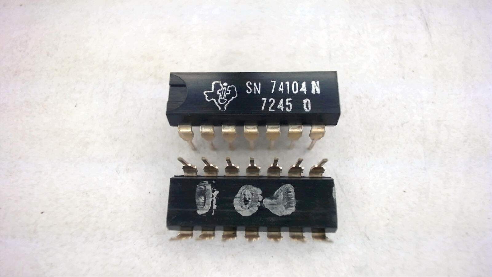 TEXAS INSTRUMENTS SN74104N 14-Pin Dip Integrated Circuit New Quantity-4