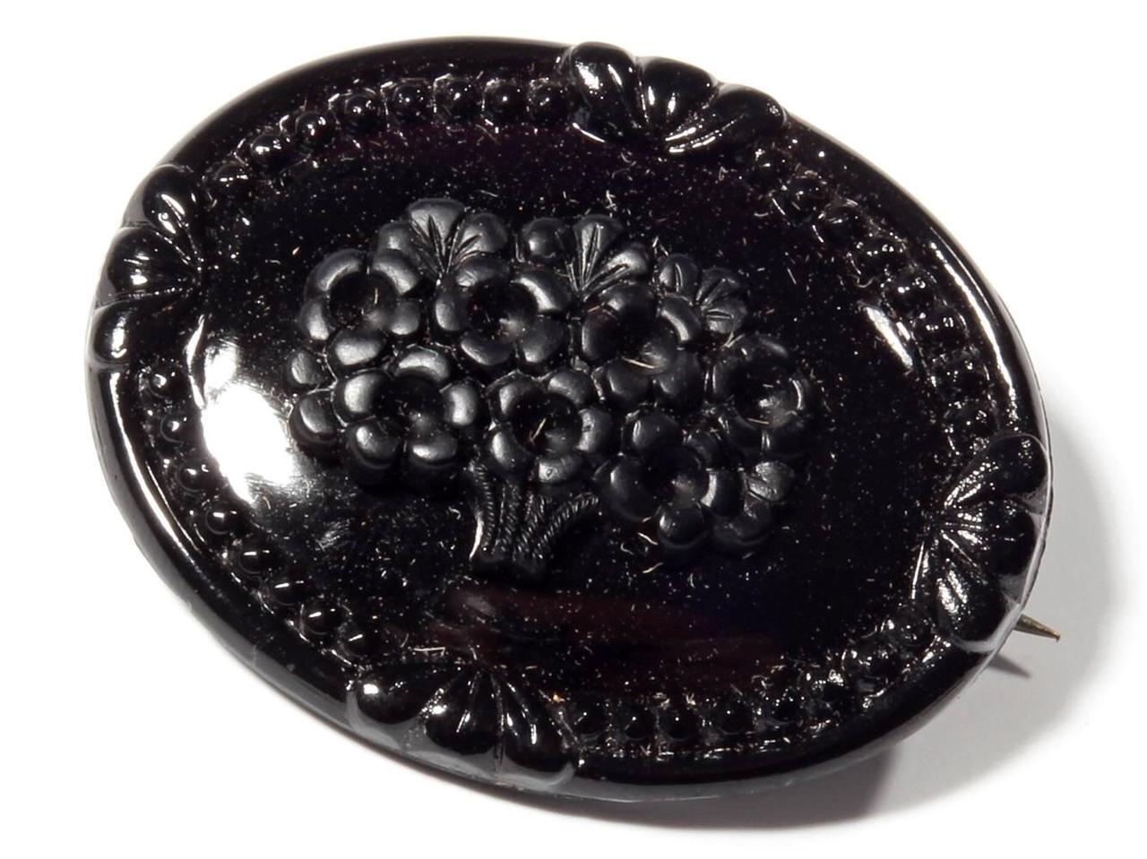 Antique czech Victorian jet black glass mourning oval flower bouquet pin brooch