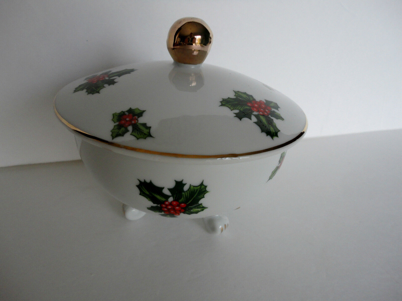 Vintage Lefton Holly Berry Footed Covered Candy Dish Christmas Holiday MINT 7943