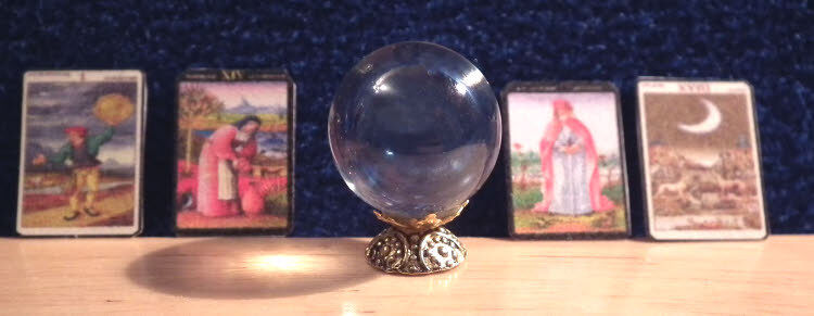 1/12, Dolls House miniature Crystal Ball & Tarot Cards Witch Table Halloween LGW