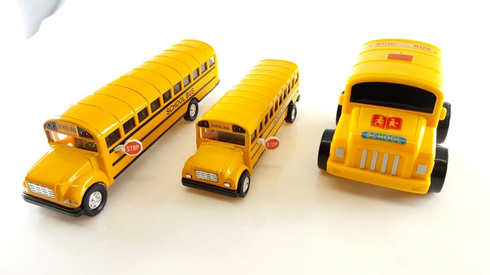 School Bus 3pcs Boy Gift Toy (7 inch, 5 inch, & 360 degrees spinning)