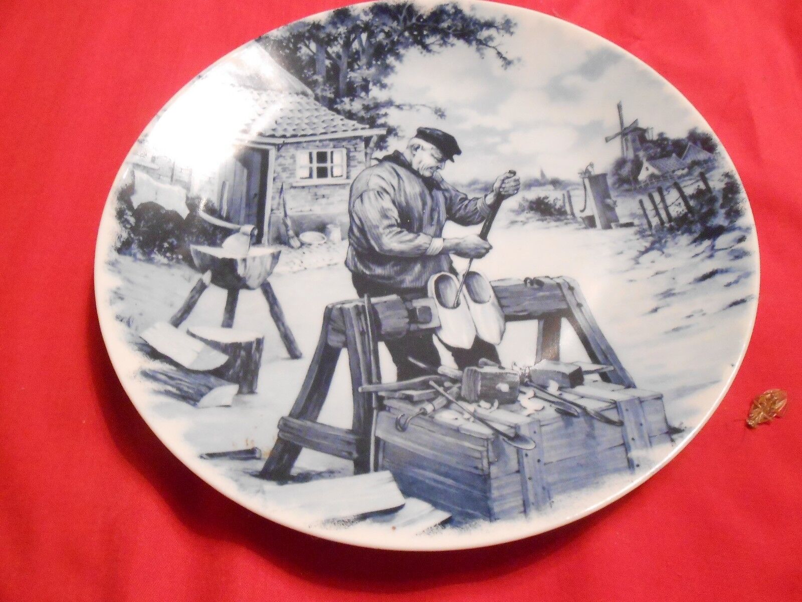 Great Collectible Vintage DELFT Pottery Collector Plate Made in Holland....SALE