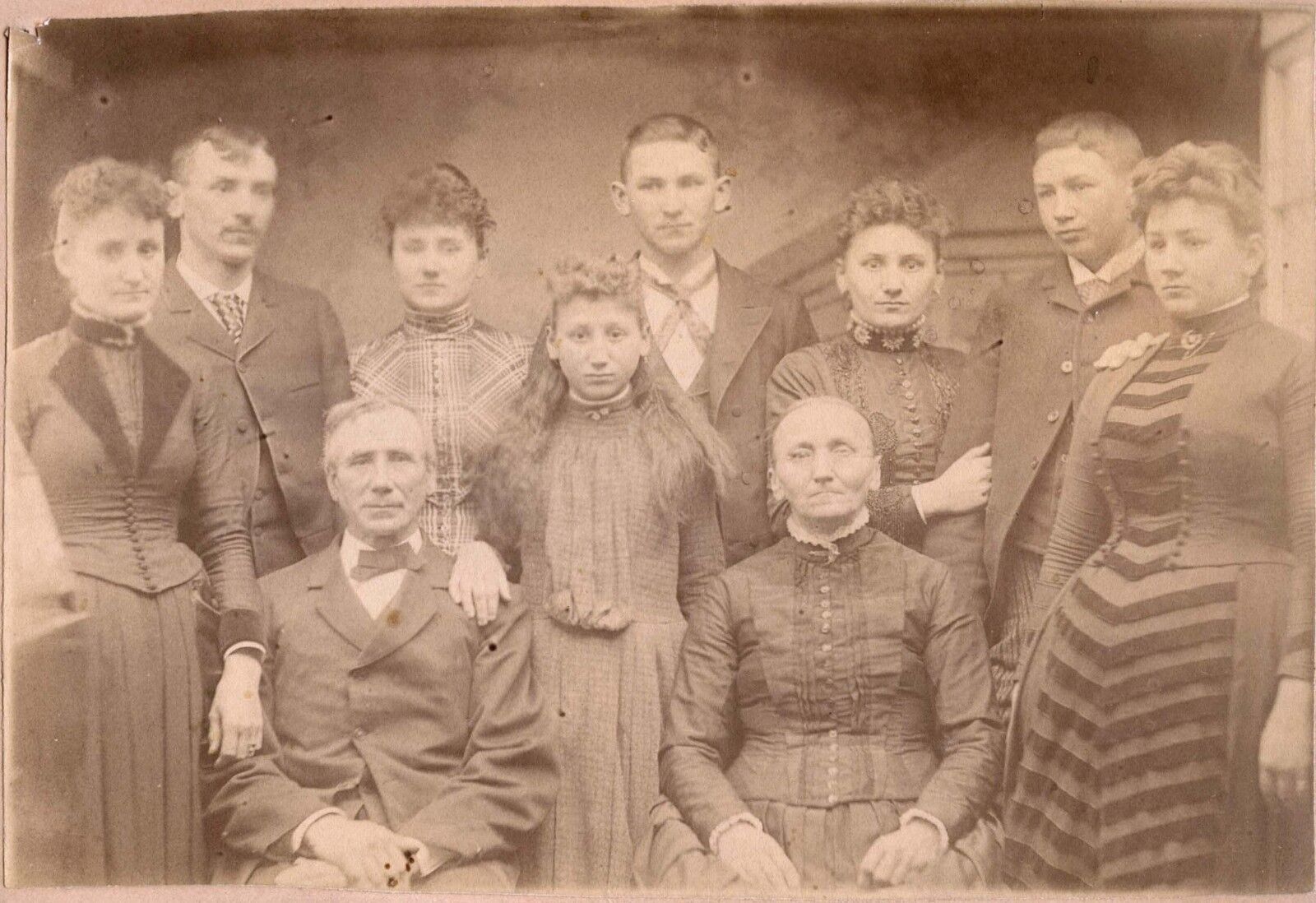 PORTRAIT OF AMERICAN FAMILY & ORIGINAL ca 1880\'s PHOTO, TIPPECANOE, OHIO STUDIO