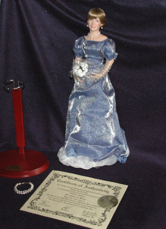 Princess Diana Queen Of Hearts Porcelain Doll Original First Issue 1997 NIB COA