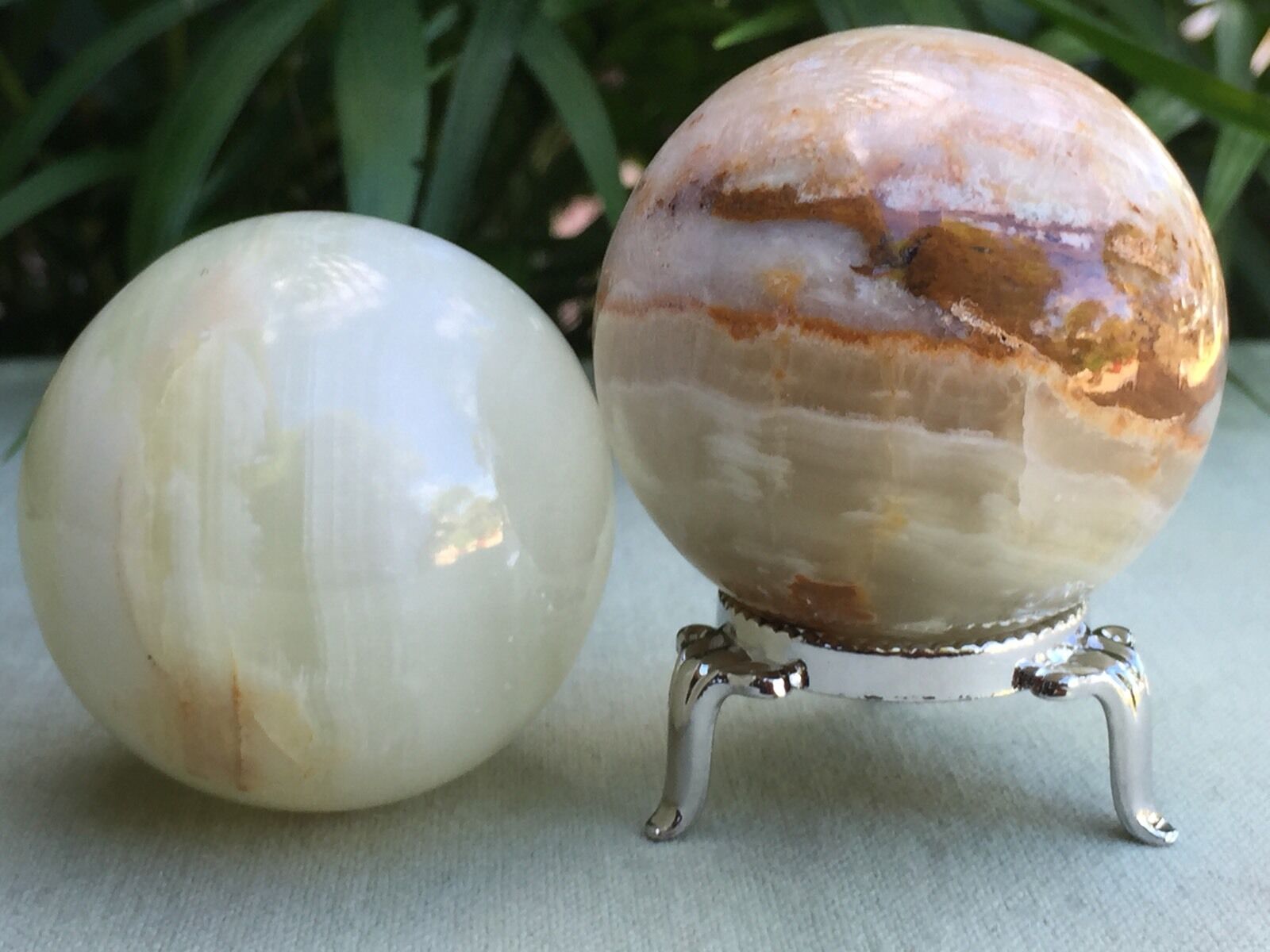 Onyx Sphere With Stand Polished Gemstone Specimen Reiki Healing Decor Pakistan.