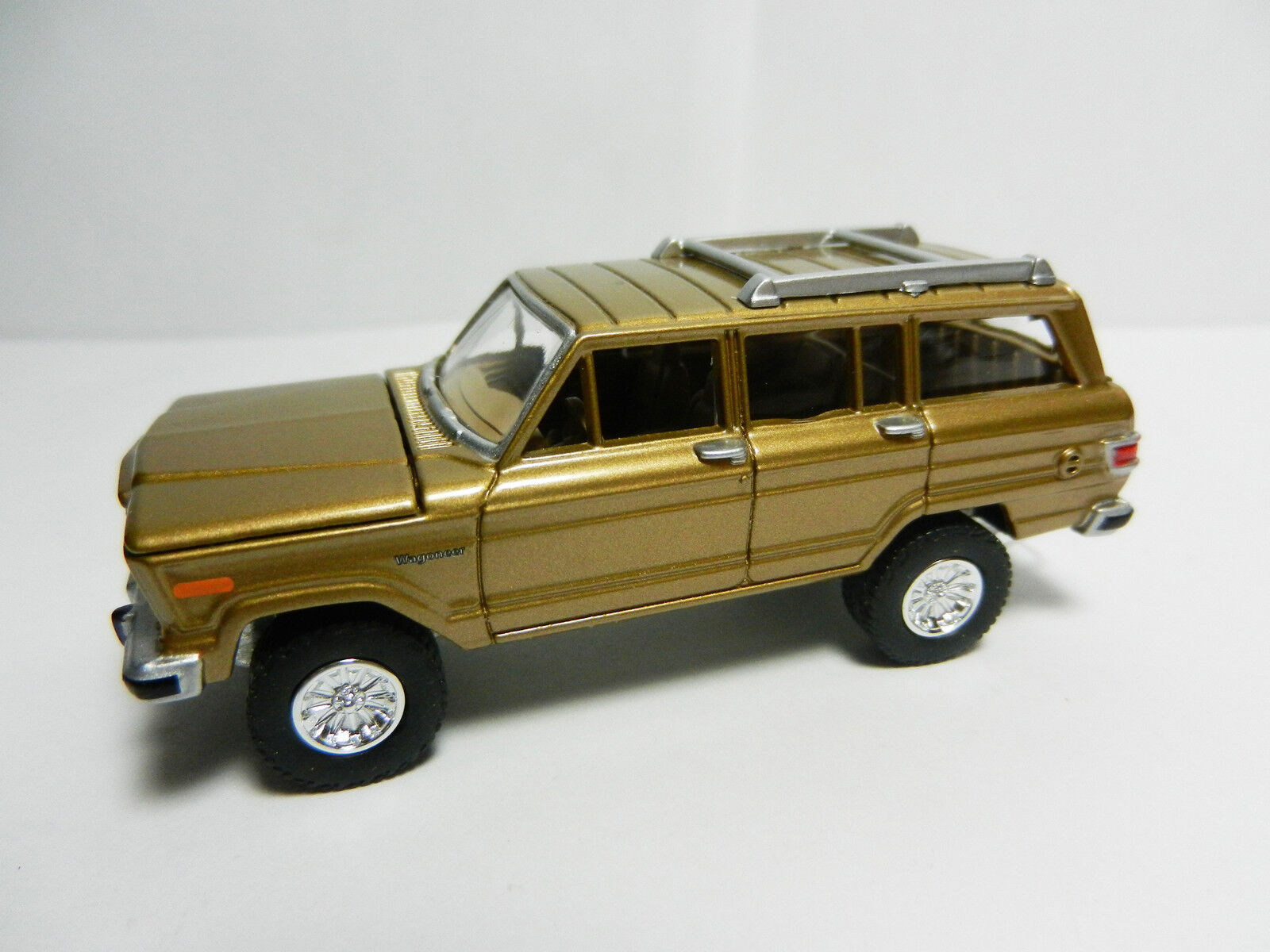 Johnny Lightning Gold *1981 Jeep WAGONEER* 4x4 Chrysler Diecast Toy