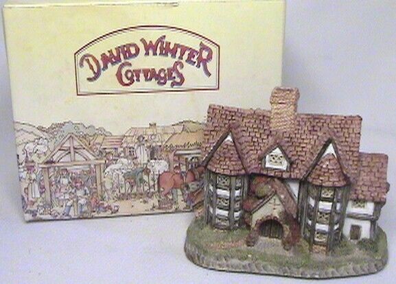 EXCELLENT EARLY RETIRED DAVID WINTER COTTAGE SHIREHALL WITH ORIGINAL BOX
