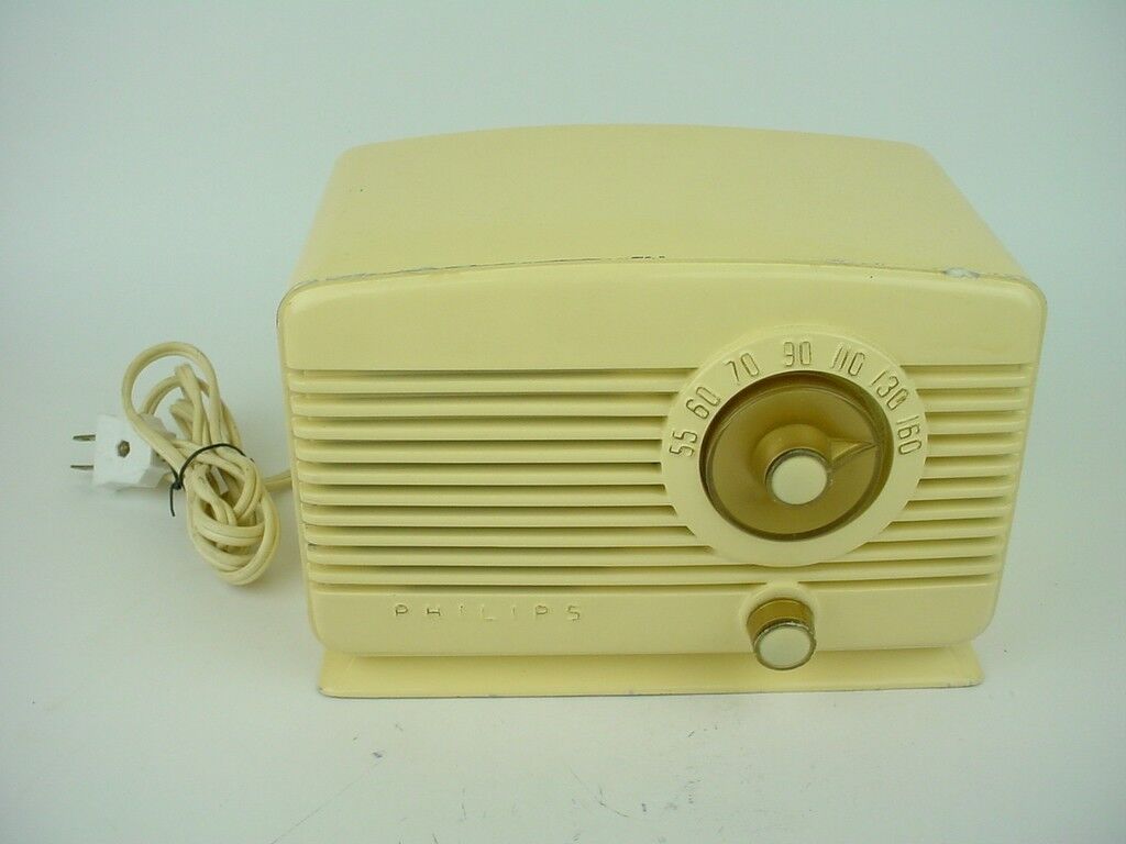 Philips Type BM III U Vintage Bakelite Tube Radio