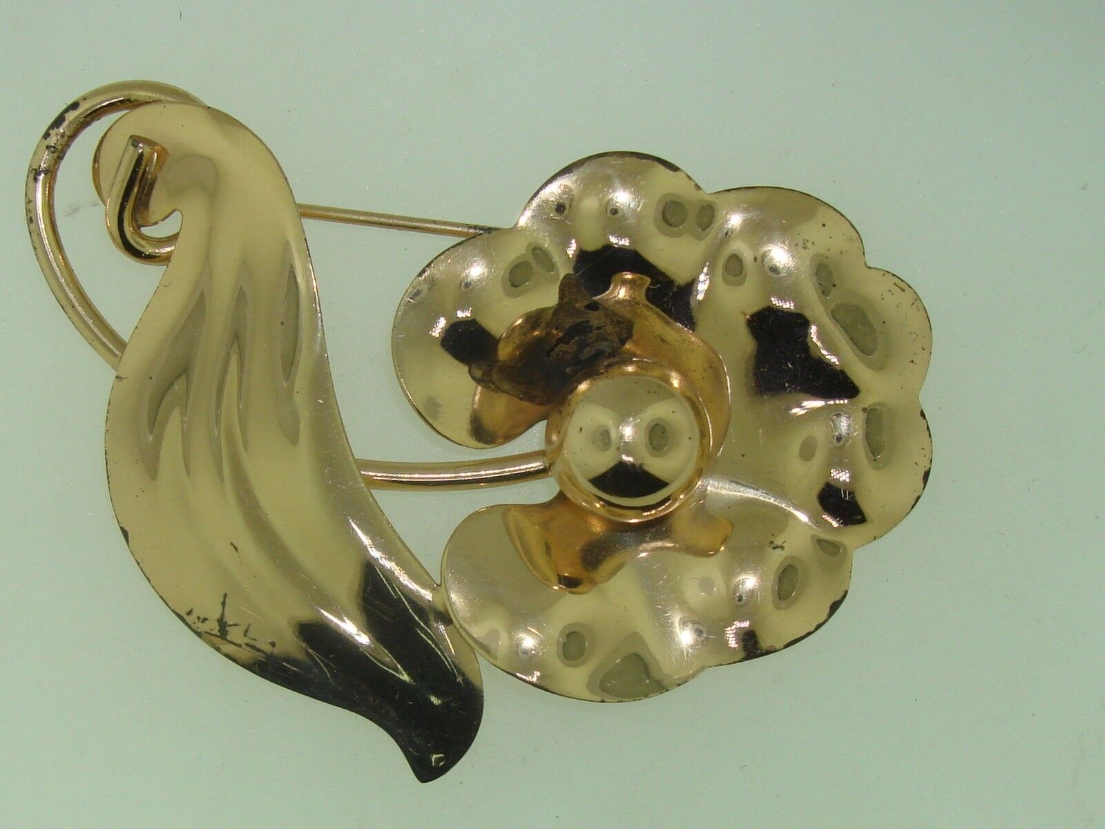 VINTAGE 1940\'S NAPIER GOLD PLATED STERLING RETRO STYLE FLOWER PIN/BROOCH