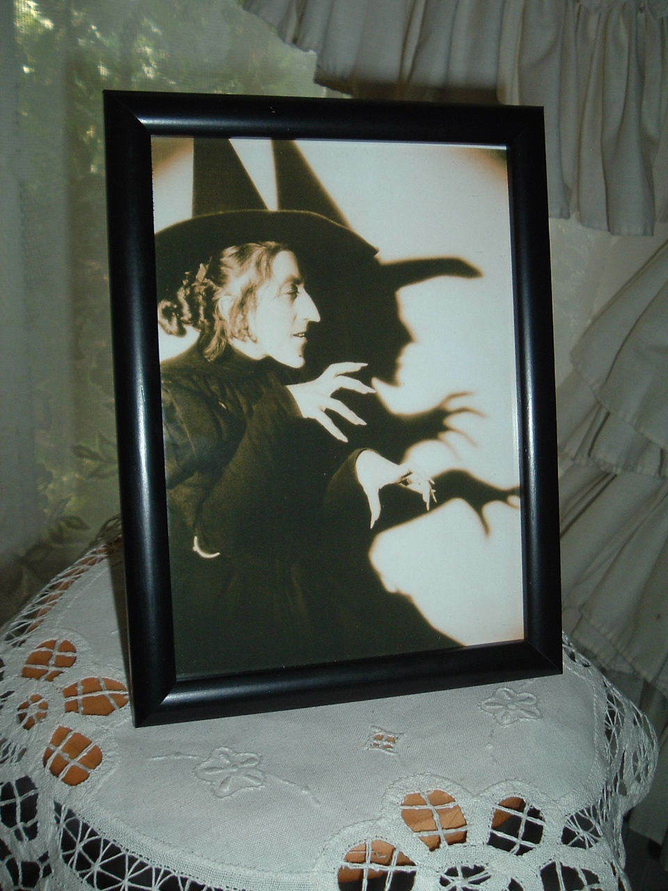 WICKED WITCH OF THE WEST 5X7 FRAMED PICTURE HALLOWEEN SHELF SITTER GATHERING