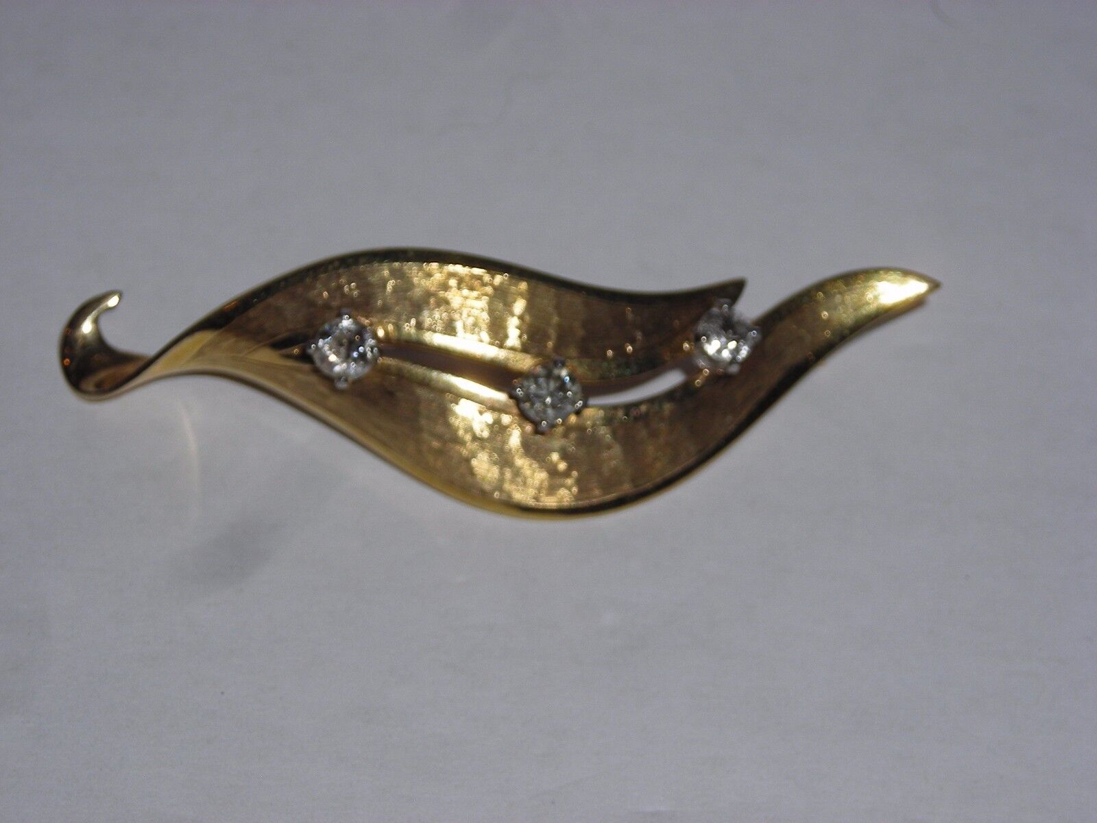 Vintage 14K Yellow Gold Leaf Pin Brooch Set with Approx 1/2 Carat Of Diamonds 