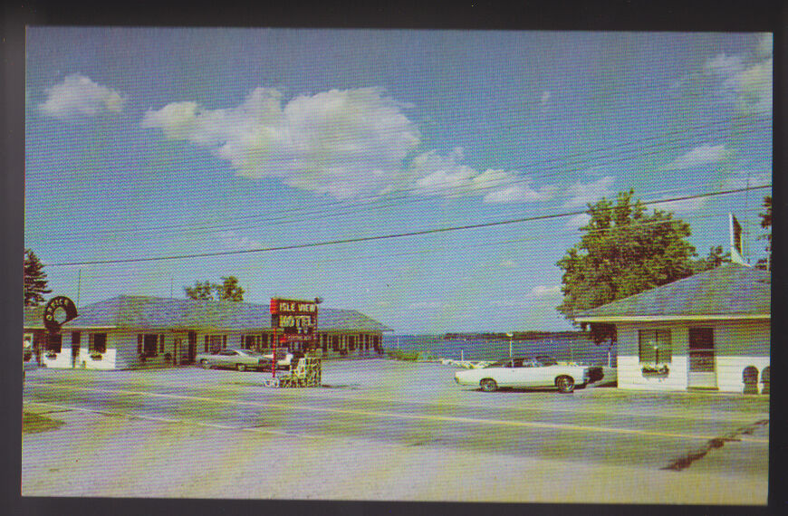 PLATTSBURGH NEW YORK NY Isle View Motel 1960s - 70s Cars Vintage Postcard PC