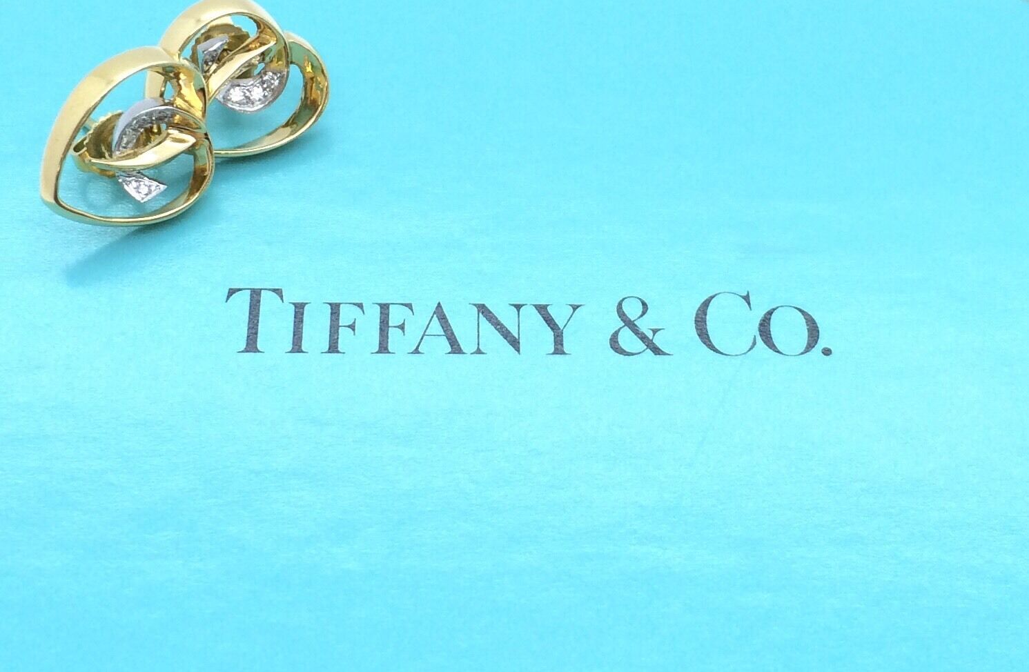 100% Tiffany & Co Vintage Earrings Paloma Picasso Cursive Heart 18k & Diamonds 