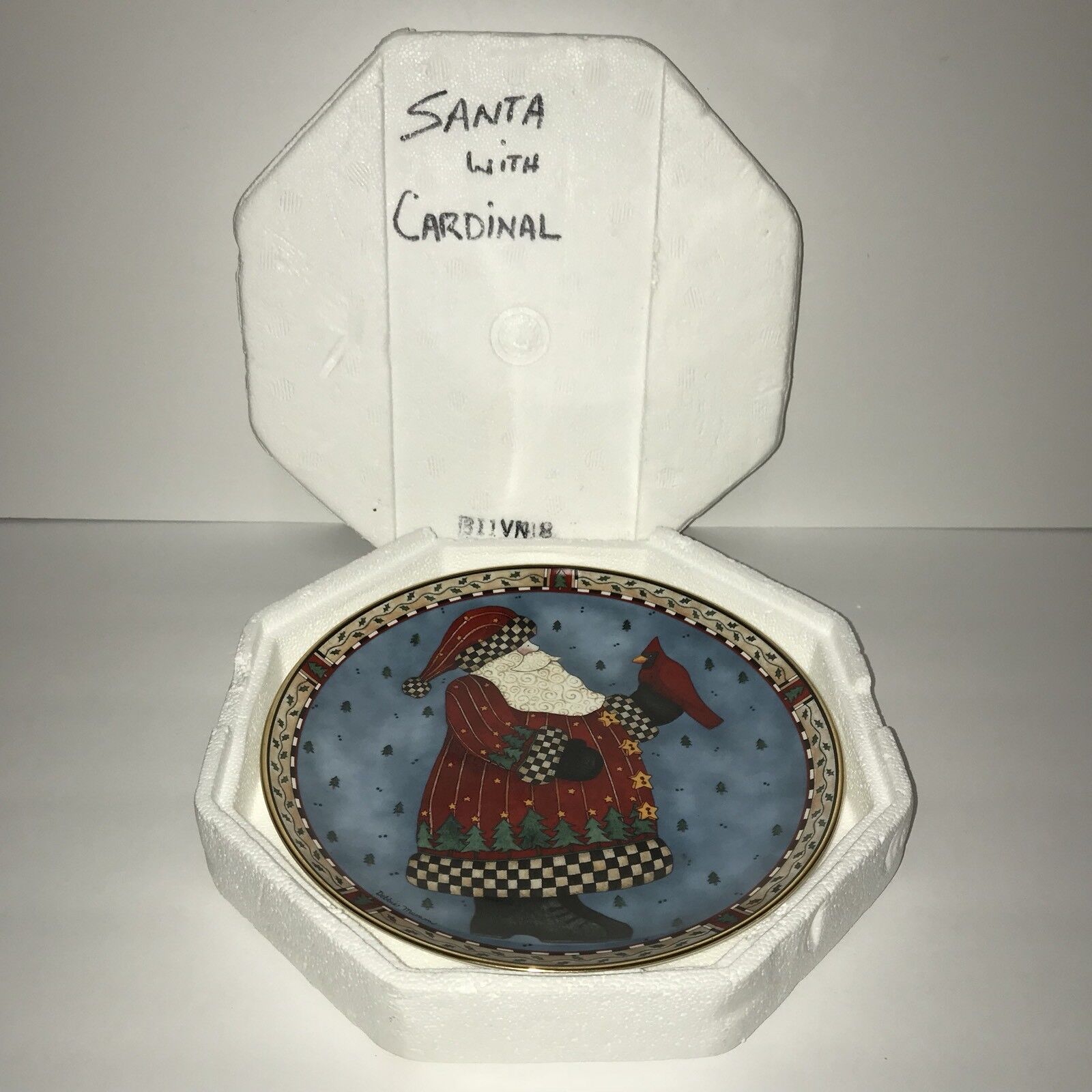 Franklin Mint Royal Doulton A Christmas Greeting Santa Cardinal Plate HA9526