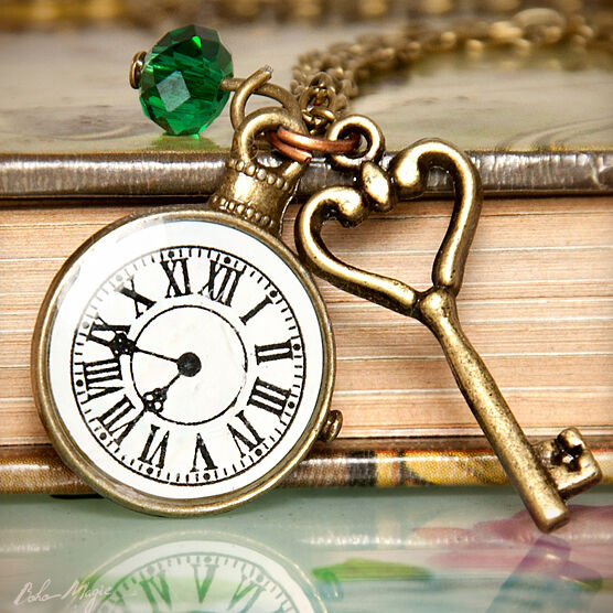 Retro Antique Clock Key Necklace Pendant Bronze Vintage Charm Watch Long Green