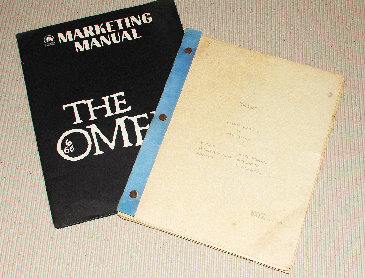 THE OMEN 1976 script + marketing manual Richard Donner Gregory Peck the omen THE OMEN 1976 script + marketing manual Richard Donner Gregory Peck the omen