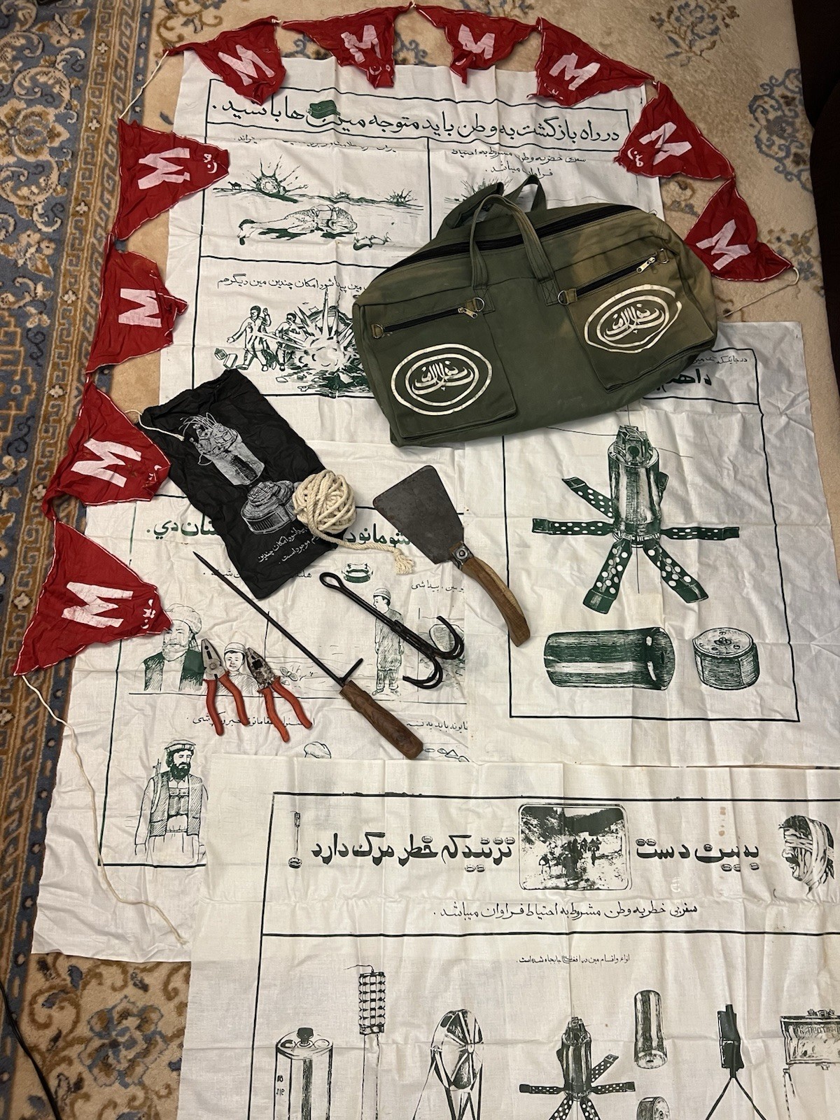 WW2 VTG Afghan DEMINE KIT Military Minefield Tools Mine Risk Education Banners WW2 VTG Afghan DEMINE KIT Military Minefield Tools Mine Risk Education Banners