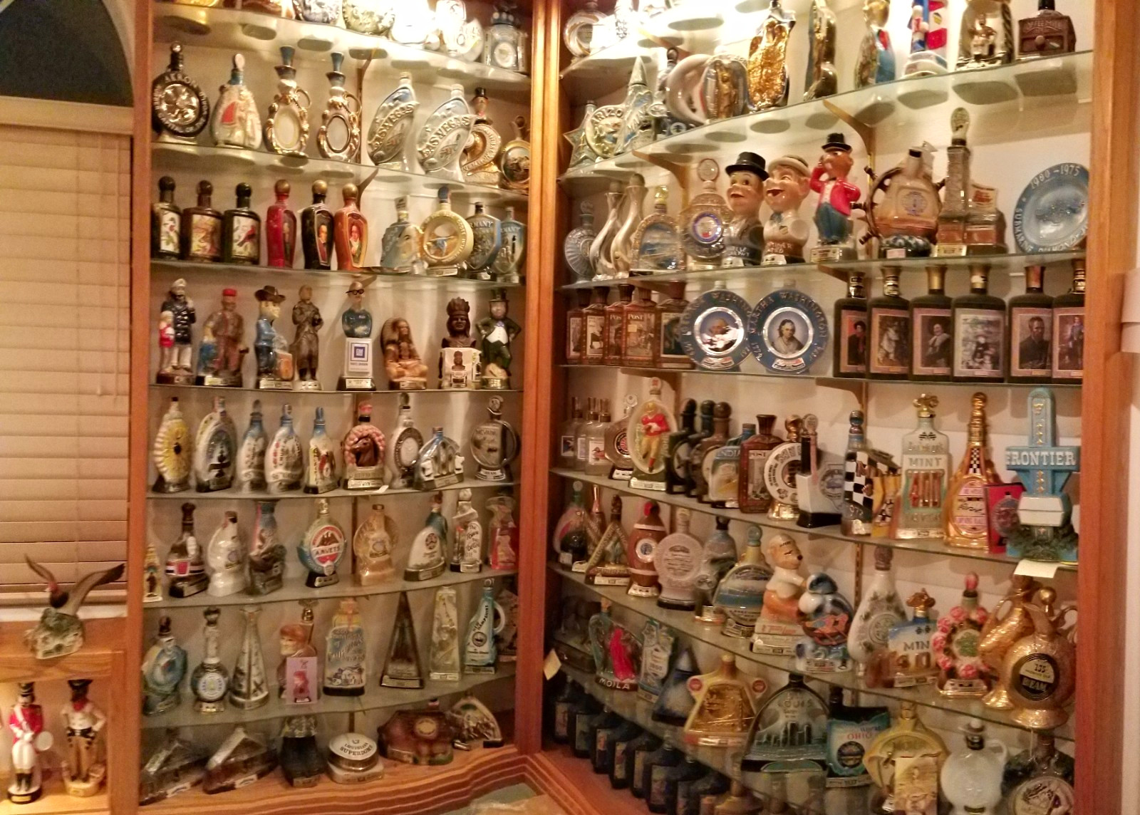 Jim Beam Decanters  They DO NOT CONTAIN ALCOHOL As Seen Pic #2 Have About 1,250