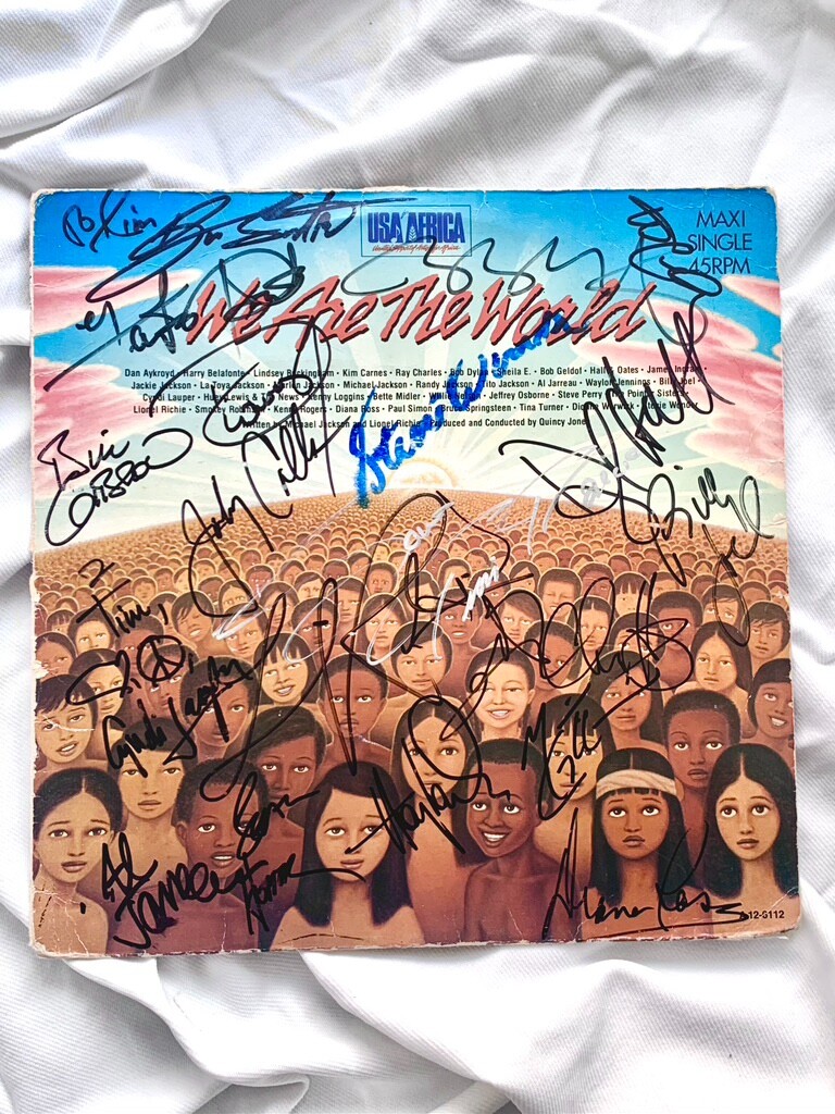 Signed USA FOR AFRICA We Are The World VINYL record AUTOGRAPH signature UNIQUE Signed USA FOR AFRICA We Are The World VINYL record AUTOGRAPH signature UNIQUE